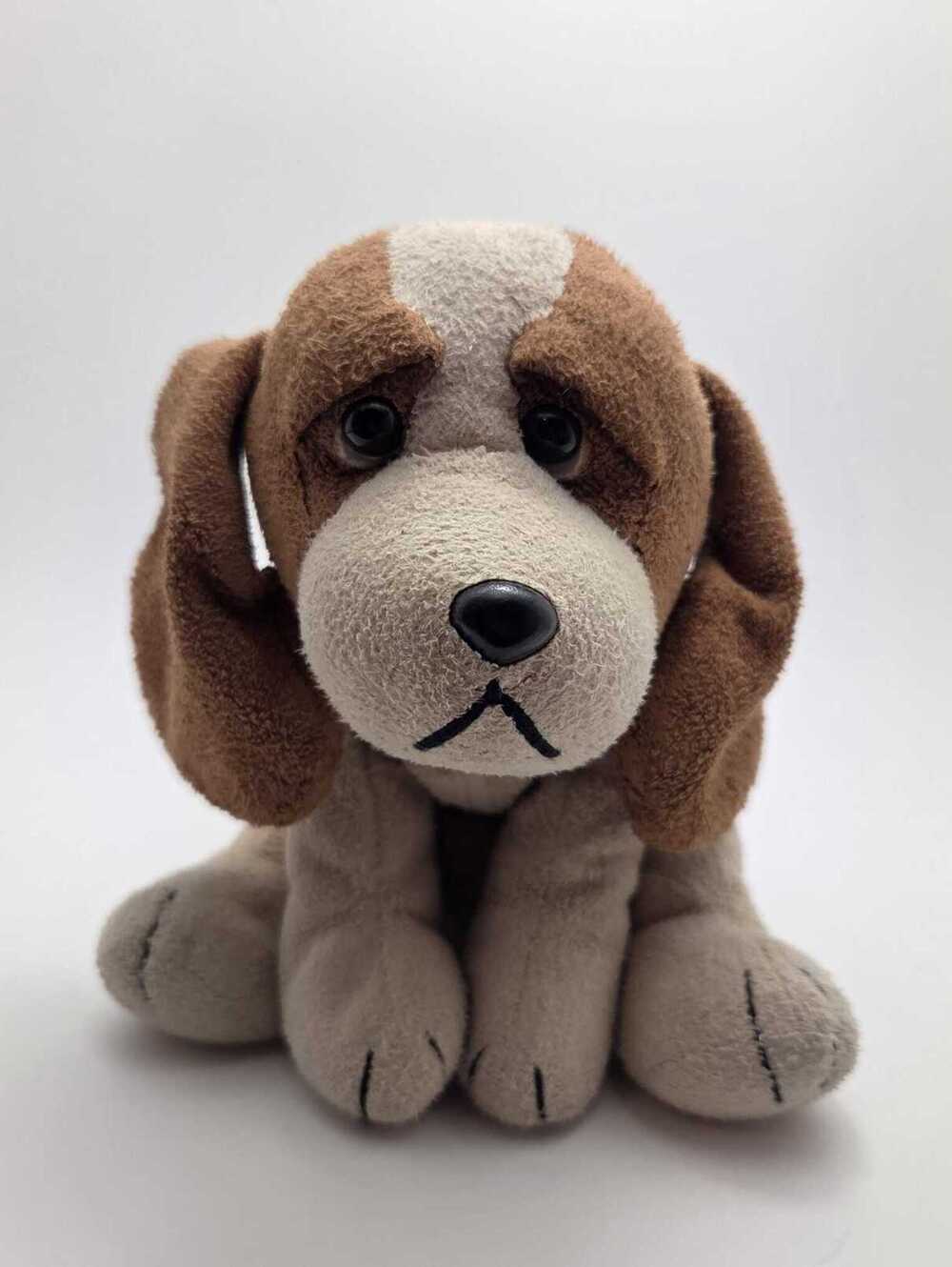 Russ Berrie "Spunky" the Beagle Dog, Bean bag, Rare Vintage Collectible (10 inch